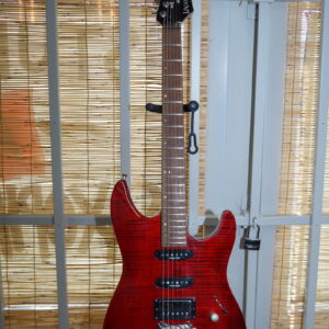 Laguna Model LE422 Quilted Maple Super Strat