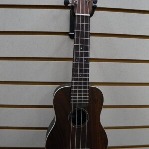 Ovation Ukelele w/bag