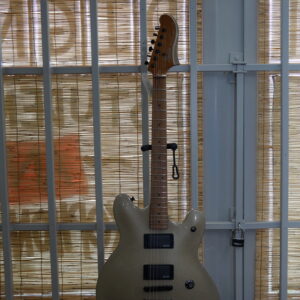 Squier Contemporary Active Starcaster Semi-Hollow with Active Pickups