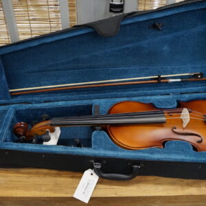 Viola: Cecilio MA-350 Full size Viola in excellent condition with case and bow