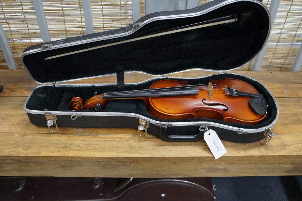 Violin_15_Knilling_3105FF_Bucharest_Viola_Made_in_Romania-69fe651c8aabd.jpg