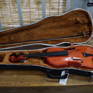 Violin: 4/4 ""Genial"" Student Violin: Made in Romania