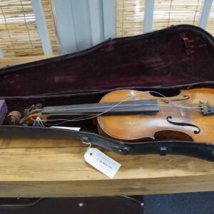 Violin: 4/4 Vintage Violin in Period Carl Fischer Case